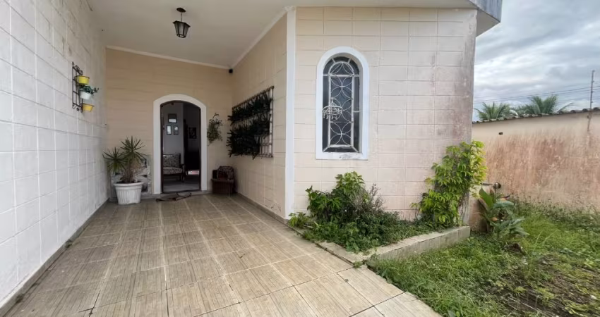 Casa lado praia a venda em Itanhaém -1400m do mar