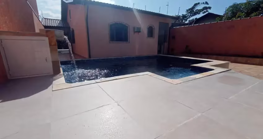 Casa com 3 quartos mobiliada e com piscina á venda em itanhaém/sp