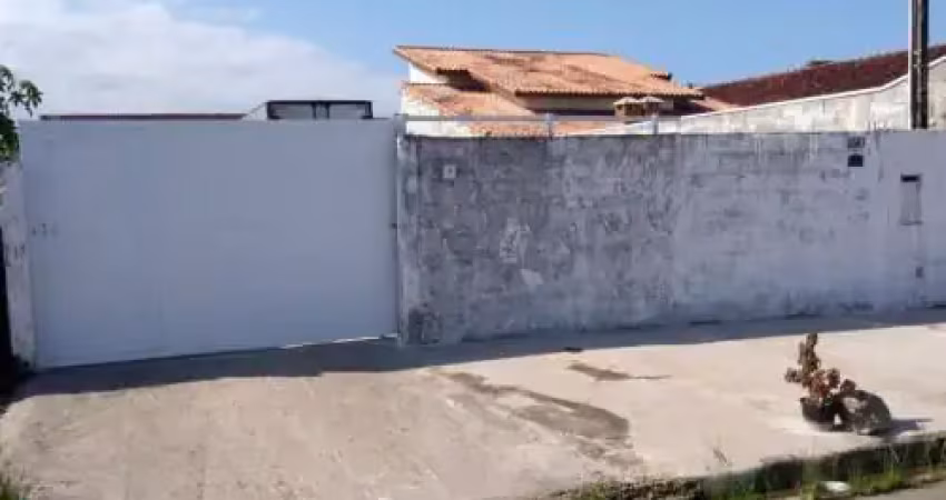 Excelente edícula localizada no bairro Jardim Grandesp - lado praia.