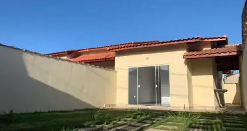 Excelente casa localizada no bairro são fernando - lado praia.