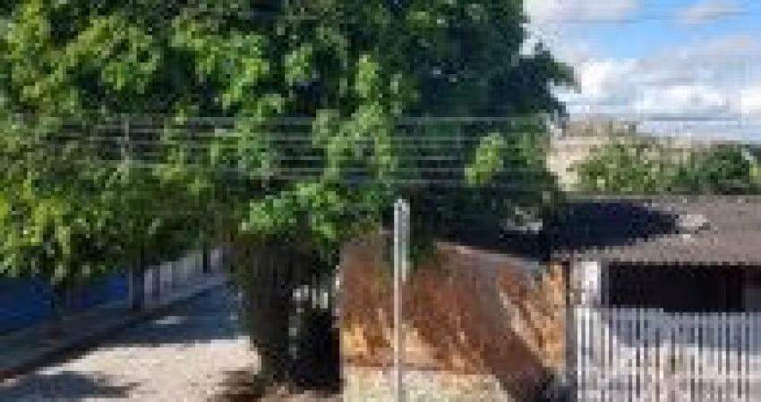 Ótima casa no Jardim Laranjeiras em Itanhaém, lado serra em rua calçada.