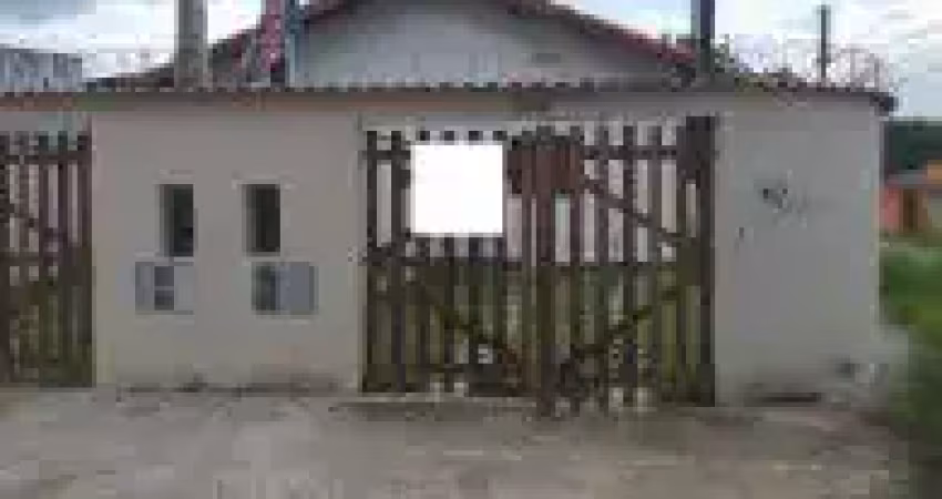Ótima casa no bairro balneário gaivota, em itanhaém - lado serra em rua calçada.