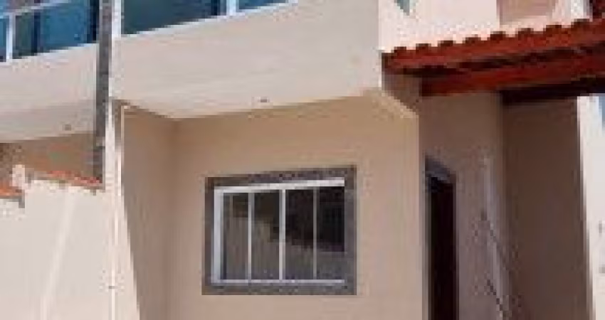 Excelente casa no bairro Nossa Senhora do Sion, em Itanhaém - localizada lado praia em rua calçada.