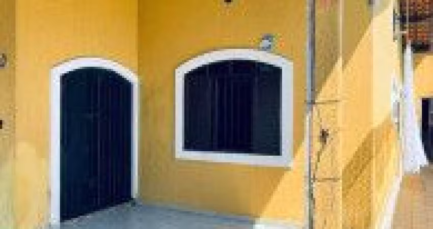 Excelente casa no bairro Jardim das Palmeiras, em Itanhaém - localizada lado praia frente ao mar, em rua calçada.