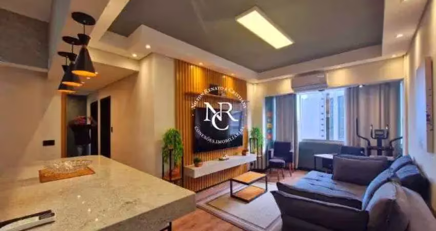 Apartamento reformado e mobiliado á venda no gonzaga em santos-sp