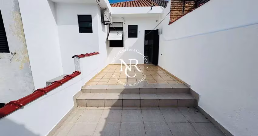 Casa geminada tipo sobrado com 3 quartos e quintal á venda em santos!!!