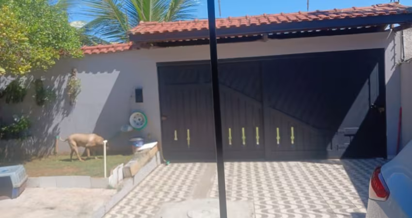 Linda casa a apenas 1000 metros do Mar em Peruíbe