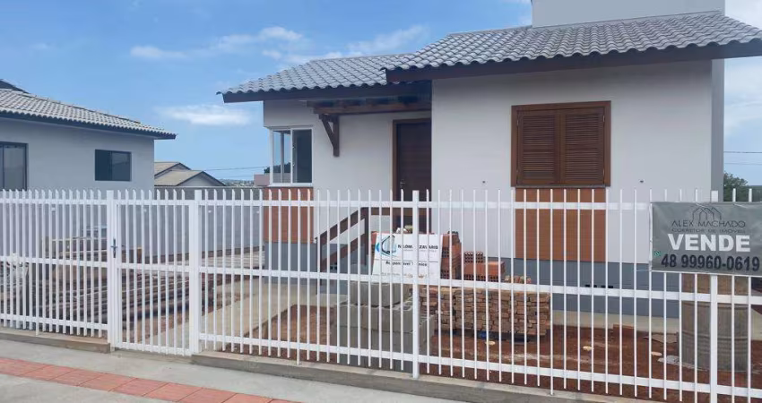 Casa a venda no bairro Floresta 2, em Criciúma. Casa novinha