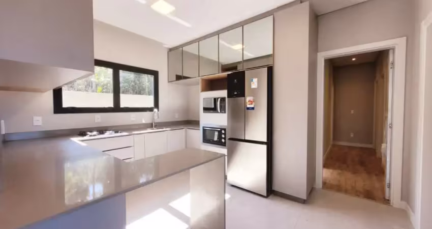Casa para venda em criciúma, centro, 3 dormitórios, 1 suíte, 3 banheiros, 2 vagas