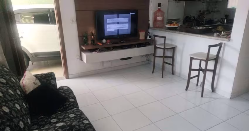 Sobrado com 2 dormitórios à venda, 101 m² por R$ 430.000,00 - Vila Guilhermina - Praia Grande/SP