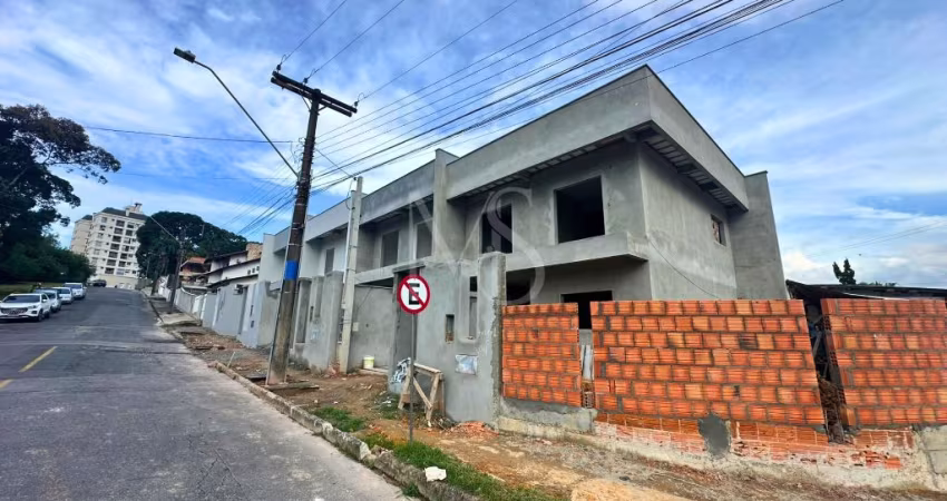 Sobrado Geminado à Venda – Bairro Costa e Silva (divisa com América)