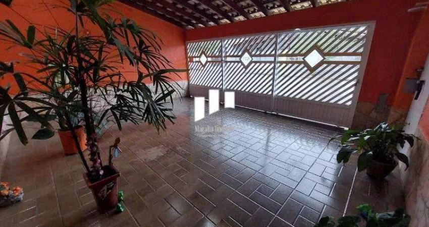 Casa de 2 dormitórios no Caiçara em Praia Grande SP.
