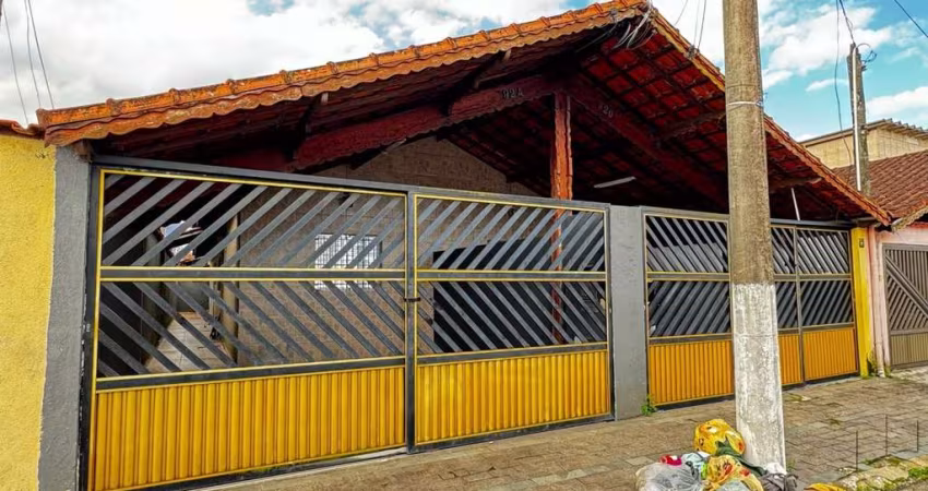 Imperdível Casa à Venda em Praia Grande-SP, Bairro Maracanã  2 Quartos, 1 Suíte, 2 Banheiros, 2 Vagas de Garagem  75m²