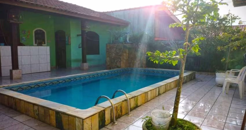 Imperdível casa à venda em Praia Grande-SP, Bairro Flórida: 3 quartos, 1 suíte, 1 sala, 3 banheiros, 6 vagas, 224m²