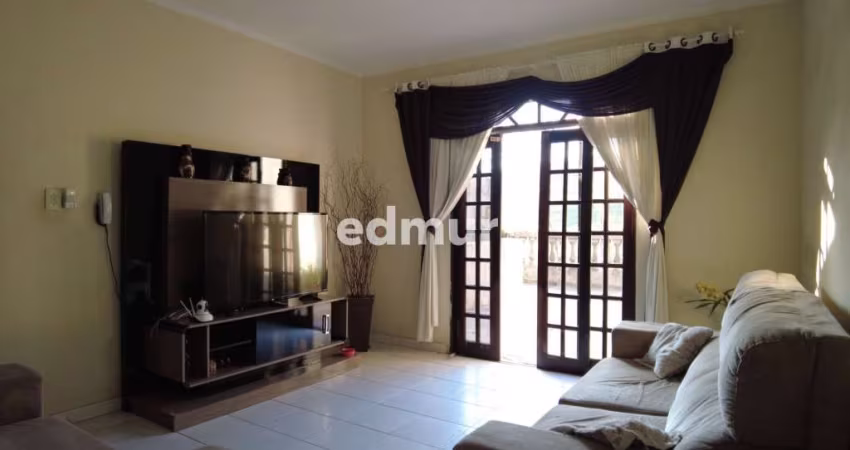 Casa com 3 quartos à venda no Parque Gerassi, Santo André 