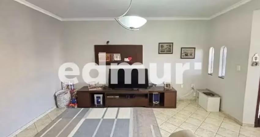 Casa com 3 quartos para alugar no Parque Jaçatuba, Santo André 