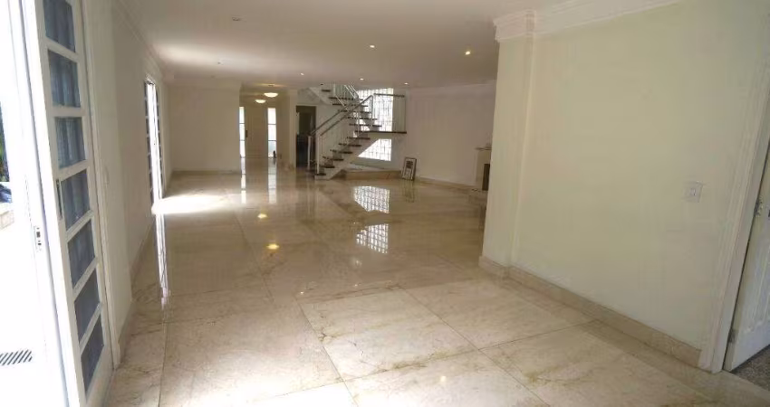 Casa no Alphaville 05 com 4 dormitórios para locação