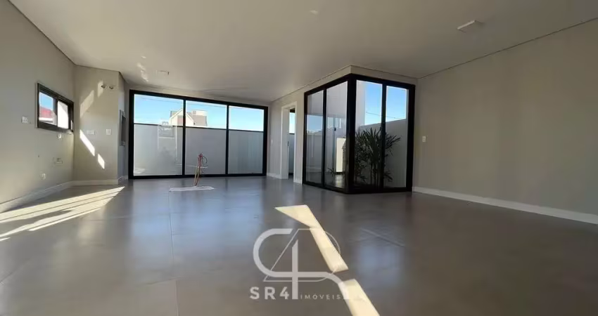 Sobrado à Venda no Santa Cândida