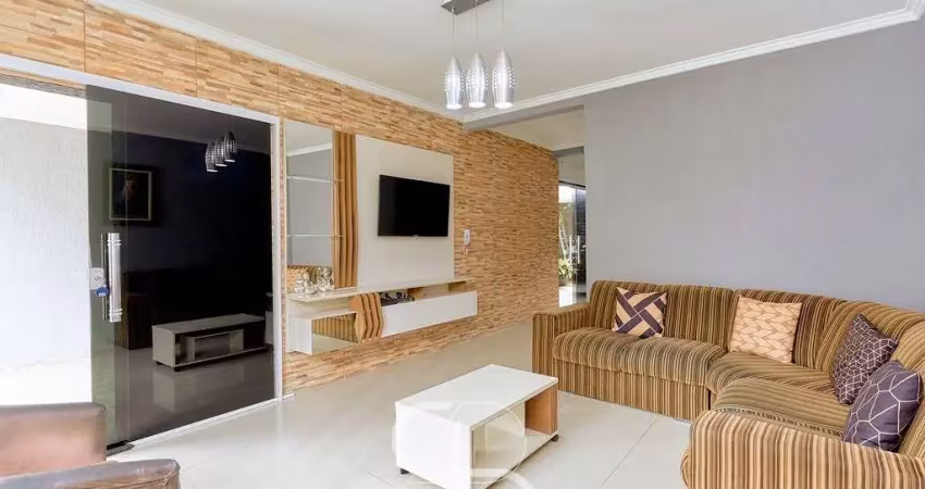 Casa com 3 quartos à venda na Rua Reinaldo Stocco, 546, Pinheirinho, Curitiba