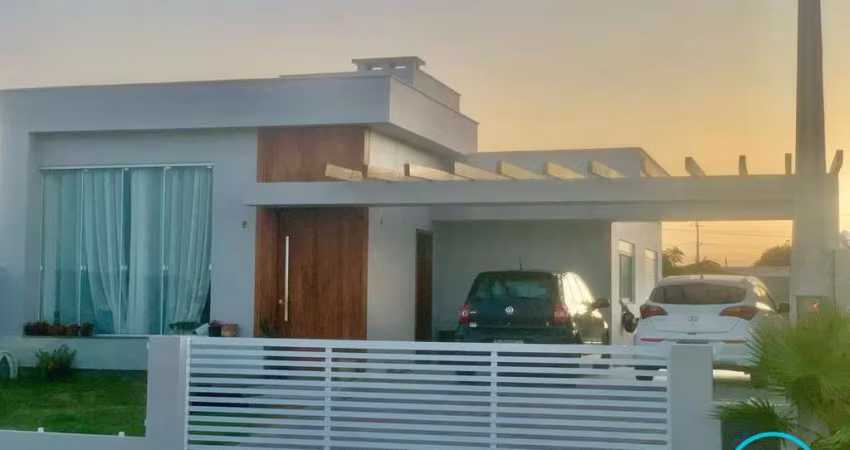 Casa Alto Padrão Mobiliada a 600m do Mar em Balneário Arroio do Silva