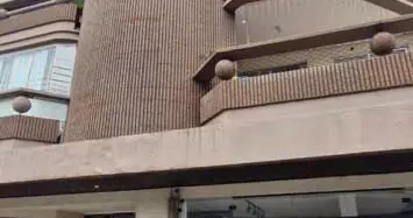 Apartamento com 2 quartos, 1 vaga, uma sacada com churrasqueira no centro de bc