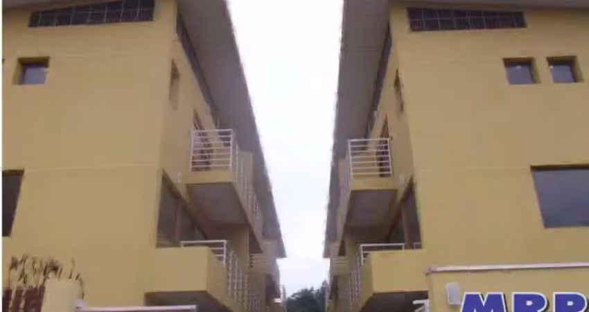 Sobrado com 3 dormitórios, aceita financiamento bancário. saco da ribeira, ubatuba