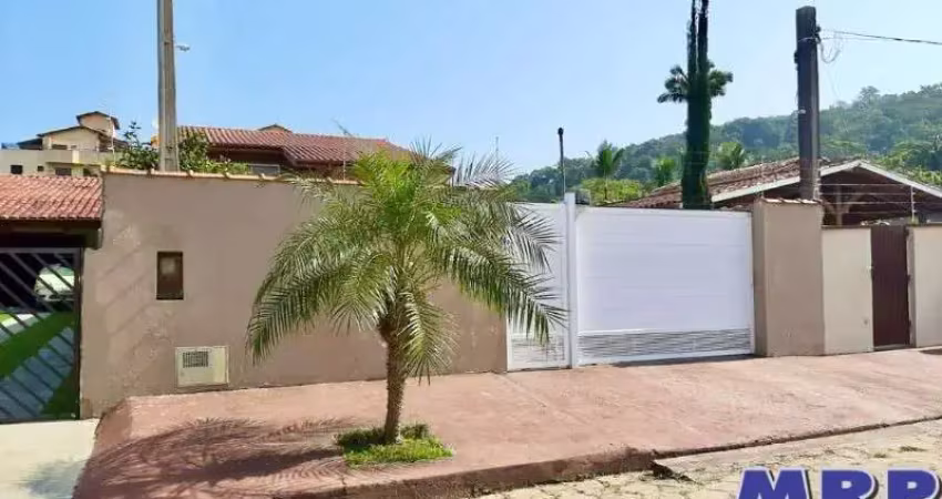 Casa em ubatuba a 350 metros da praia das toninhas!