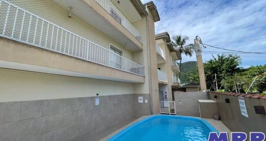 Apartamento à venda na Lagoinha em Ubatuba. Com piscina. 2 dormitórios.