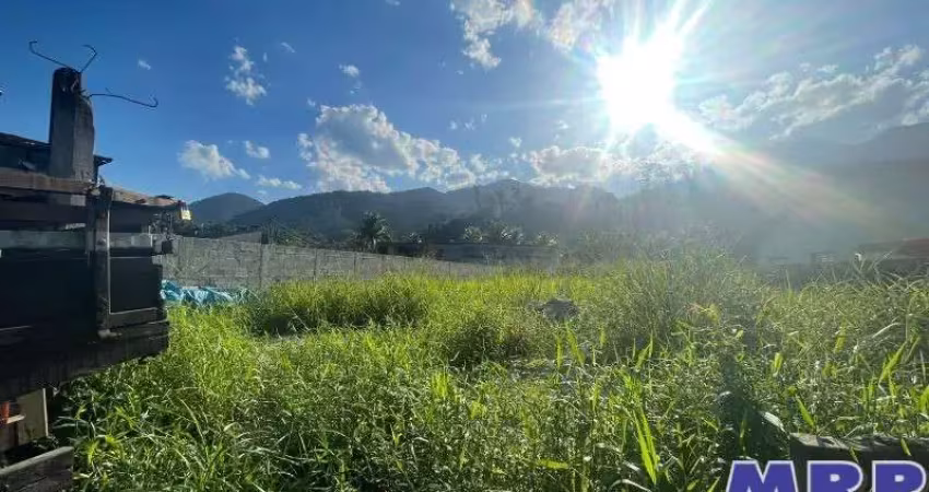 Terreno a venda em ubatuba, bairro residencial a 3 km da praia da maranduba.