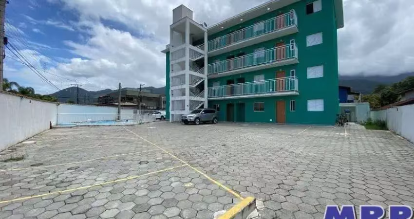 Apartamento com  2 dormitórios á venda em Ubatuba. Aceita financiamento. Com elevador e piscina.