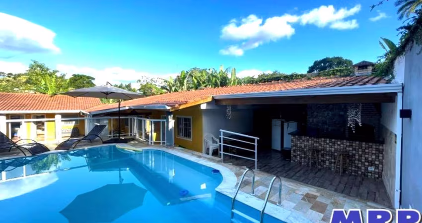 Casa com piscina à venda em Ubatuba. Bairro Sertão da Quina. 5 dormitórios.