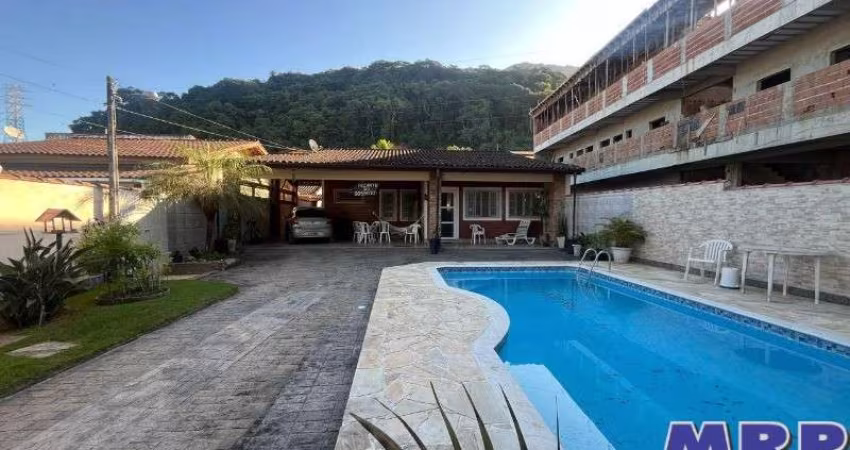 Casa à venda em Ubatuba-SP, bairro Lagoinha: 4 quartos, 1 suíte, 2 salas, 3 banheiros, 5 vagas de garagem, 207,50 m².