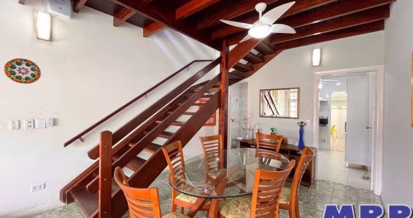 Tríplex à venda em Ubatuba. com 3 dormitórios. Saco da Ribeira em Ubatuba. Com área de lazer.
