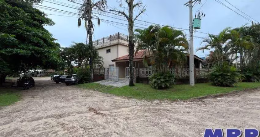 Excelente imóvel em ubatuba dentro de condomínio na praia do sapê com vista mar !