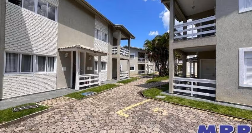 Praia da Maranduba. Apartamento à venda. 2 dormitórios. Com piscina. a 350 metros da praia.