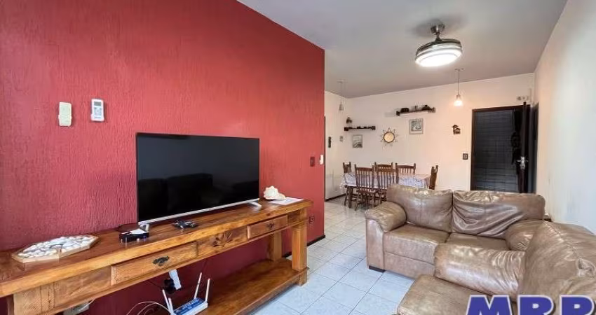 Apartamento com 2 quartos à venda em Ubatuba. Praia da Maranduba. Á 100 metros da praia.