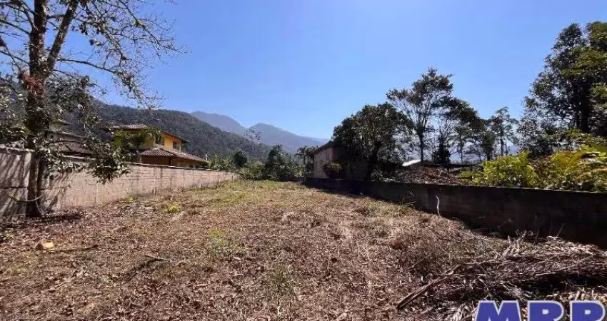 Terreno à venda em ubatuba. condomínio fechado. próximo a praia da maranduba. oportunidade.