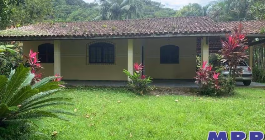 Chácara à venda em Ubatuba. Casa com 3 dormitórios. Sertão da quina. 2.300m²