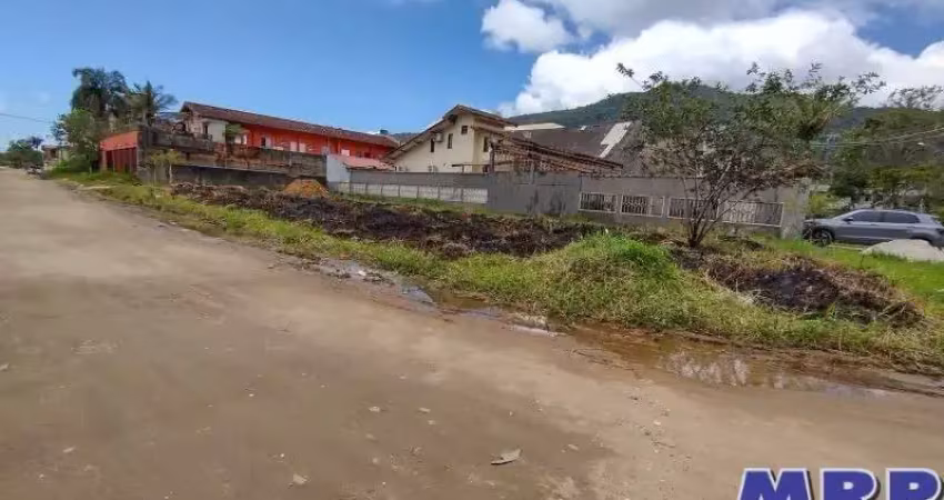 Lote com escritura, frente para rua asfaltada, perto de tudo, com escritura!