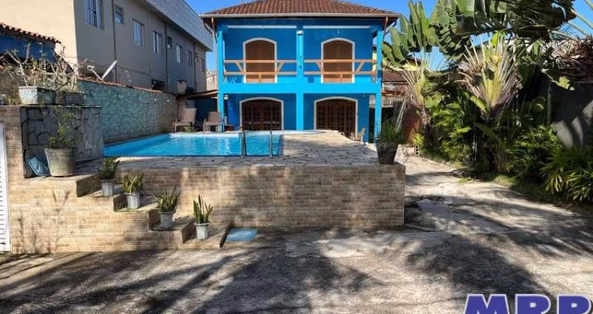Casa com piscina à venda em Ubatuba. Praia do Sapê. 3 dormitórios.