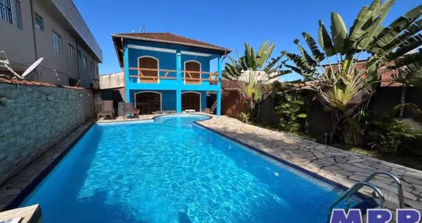 Casa com piscina à venda em ubatuba. praia do sapê. 3 dormitórios.