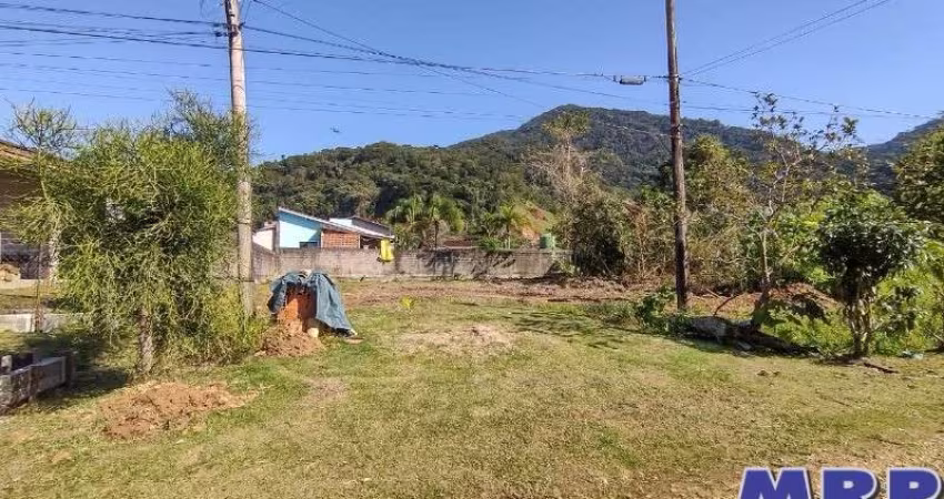 Terreno á venda na Praia da Lagoinha. Ubatuba. Com escritura. Oportunidade.