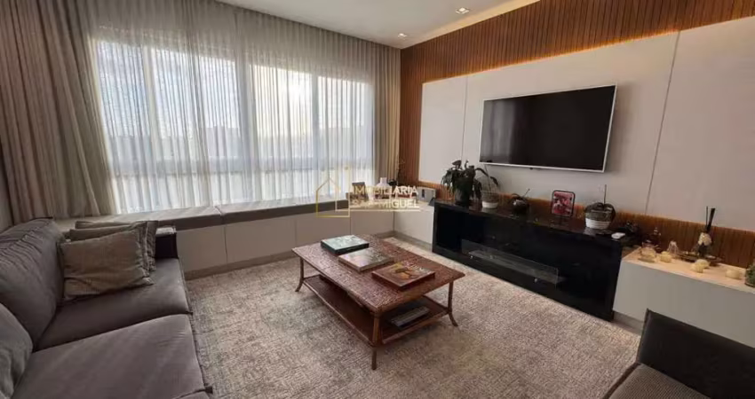Apartamento de alto padrão à venda no centro de dois irmãos