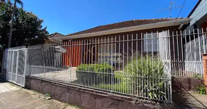 Casa à venda na Avenida Vinte e Cinco de Julho, Centro, Dois Irmãos