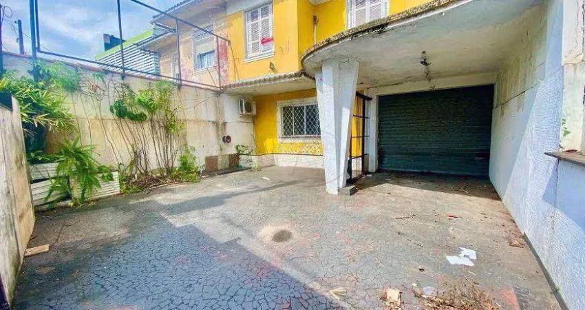 Casa à venda no Embaré em Santos