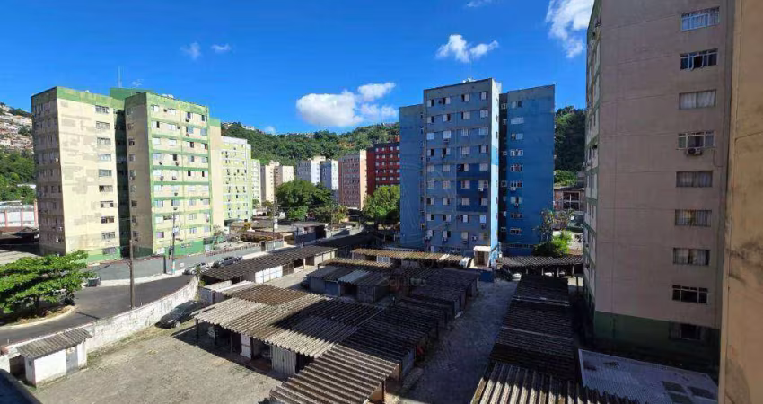 Apartamento com 2 dormitórios1 WC Social, elevador, garagem fixa  à venda, 62 m² por R$ 215.000 - Saboó - Santos/SP