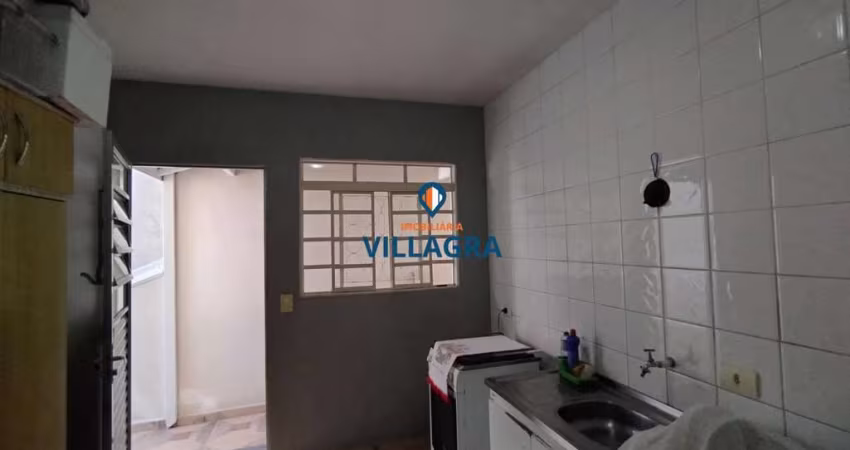 Sobrado para Venda em São José dos Campos, MONTE CASTELO, 3 dormitórios, 1 banheiro, 2 vagas