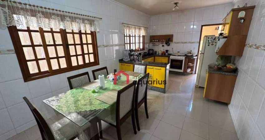 Sobrado com 3 dormitórios à venda, 132 m² por R$ 798.000,00 - Loteamento Residencial Vista Linda - São José dos Campos/SP