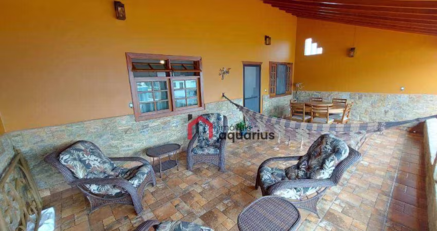 Sobrado com 4 dormitórios à venda, 262 m² por R$ 1.250.000,00 - Villa Branca - Jacareí/SP