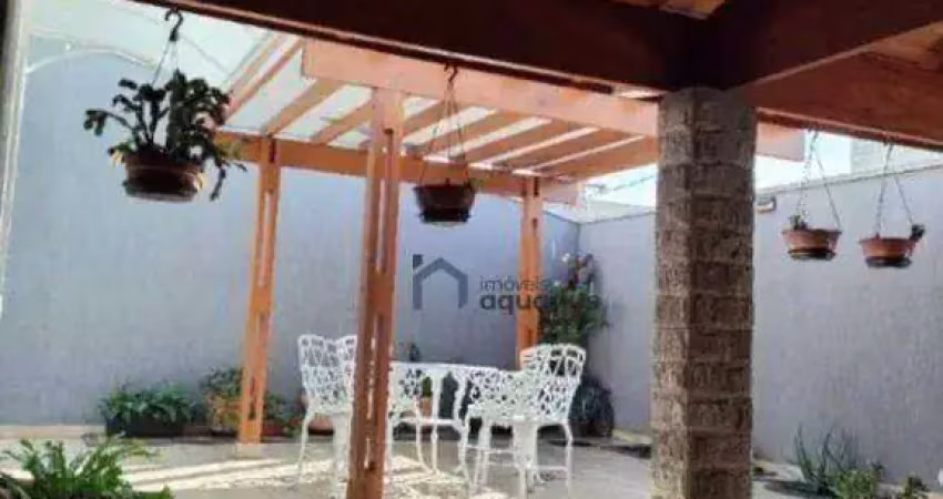 Casa com 4 dormitórios à venda, 180 m² por R$ 960.000,00 - Villa Branca - Jacareí/SP